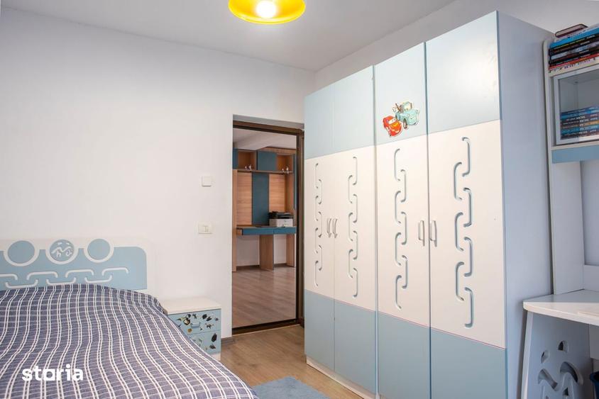 Casă cu 5 camere cu Canalizare în Central