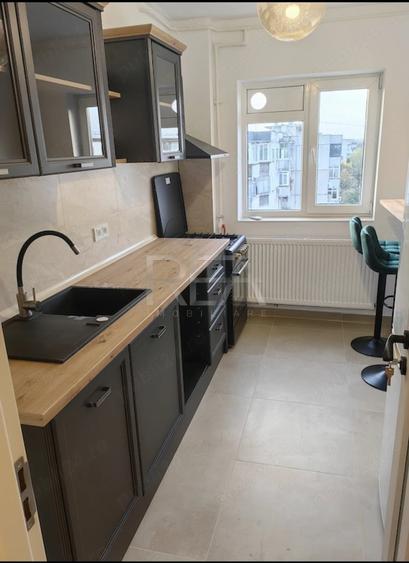 Apartament cu 2 camere decomandat, mobilat în Crângași