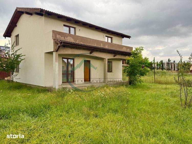Casă cu 4 camere în Sânpetru