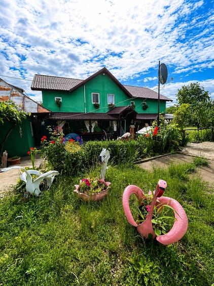 Casă individuală cu 6 camere cu Teren 2088 Mp în Hârtop