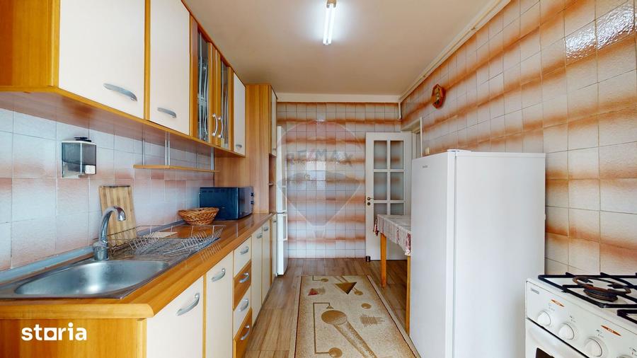 Apartament cu 3 camere decomandat în Eroilor