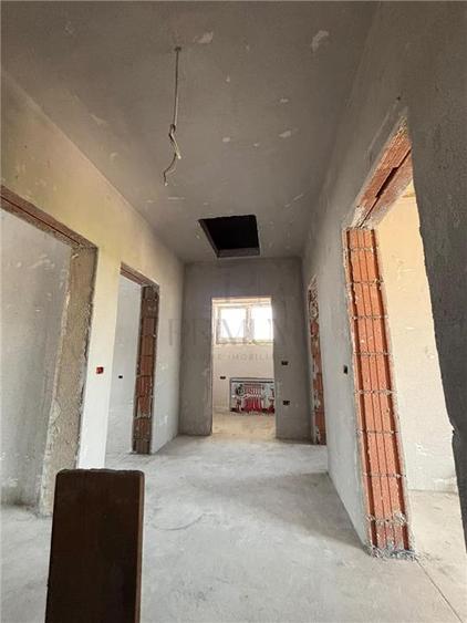 Duplex cu 4 camere cu Canalizare în Moșnița Nouă
