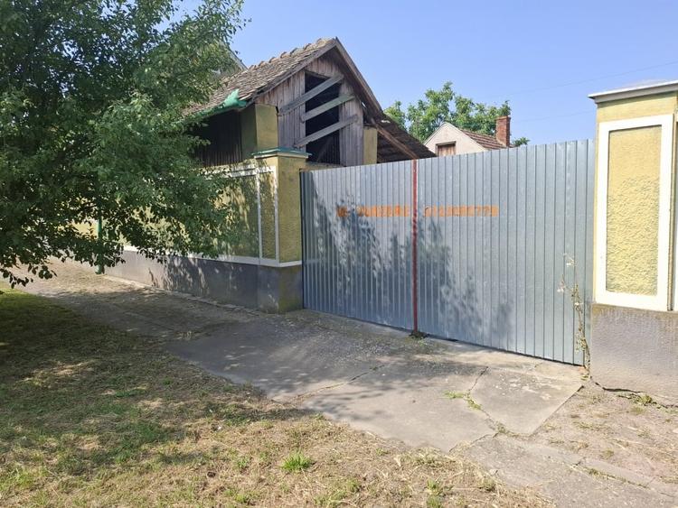Casă individuală cu 6 camere cu Teren 2095 Mp în Nădlac