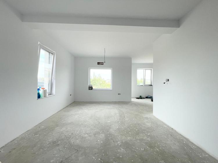 Duplex cu 3 camere cu Canalizare în Moșnița Nouă