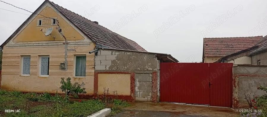 Casă cu Teren 1439 Mp în Alioș