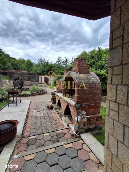 Casă cu 5 camere cu Teren 3645 Mp în Central