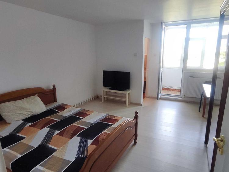 Apartament cu 2 camere decomandat în Tătărași