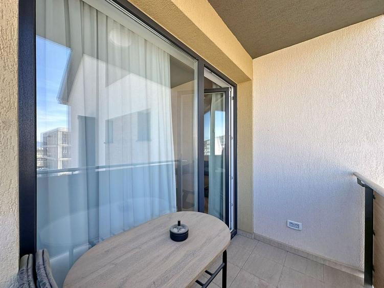 Apartament cu 3 camere decomandat, mobilat în Tractorul