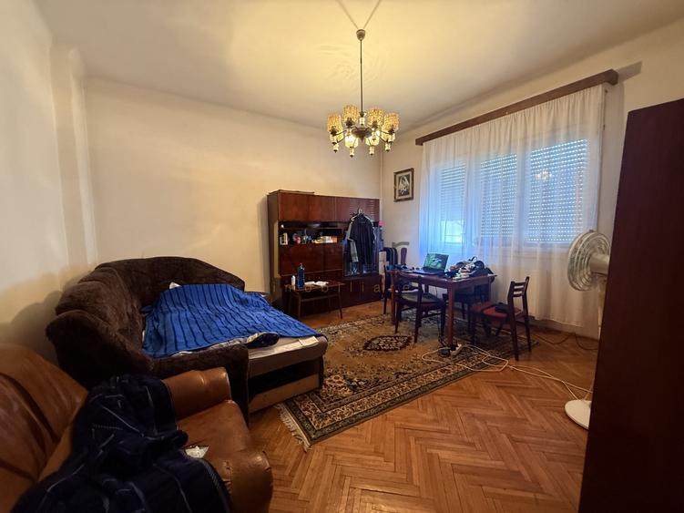 Casă individuală cu 3 camere cu Canalizare în Iris