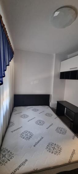 Apartament cu 3 camere decomandat în Albești