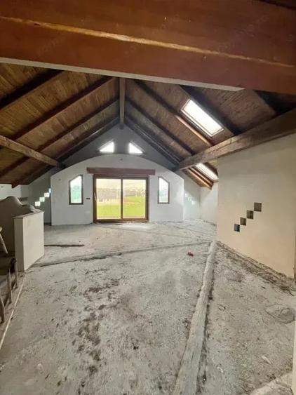 Casă cu Teren 1674 Mp în Frătăuții Vechi