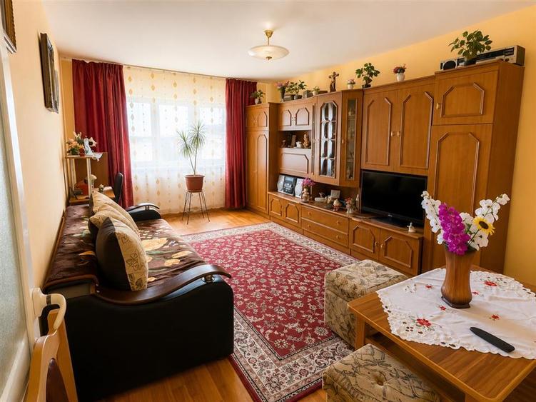 Apartament cu 2 camere decomandat, mobilat în Lazaret