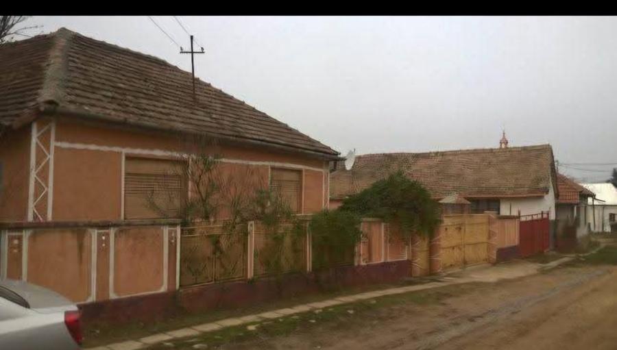 Casă individuală cu 4 camere în Covăsinț