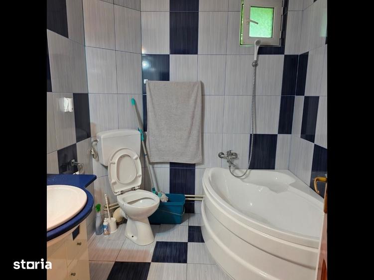Casă cu 5 camere cu Teren 310 Mp în Sălăjan