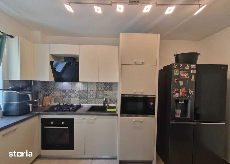 Apartament cu 3 camere, mobilat în Pantelimon