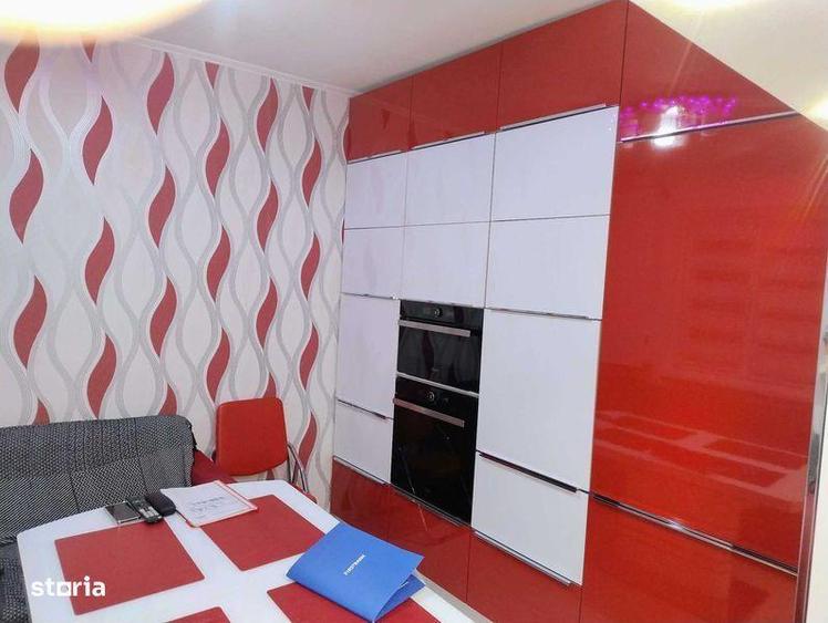 Apartament cu 3 camere semidecomandat în Nufărul