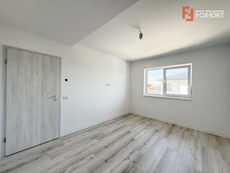 Duplex cu 4 camere cu Canalizare în Săcălaz