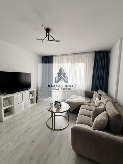 Apartament cu 2 camere decomandat, mobilat în Central