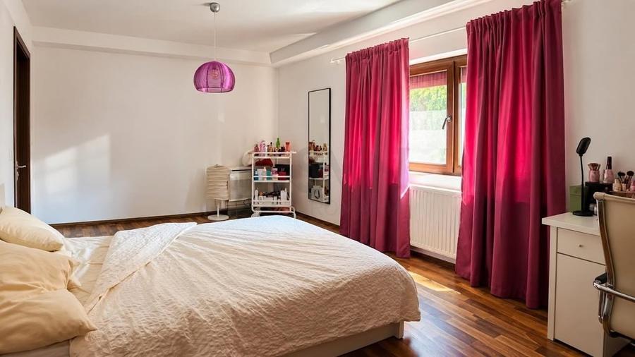 Casă individuală cu 4 camere cu Canalizare în Pipera
