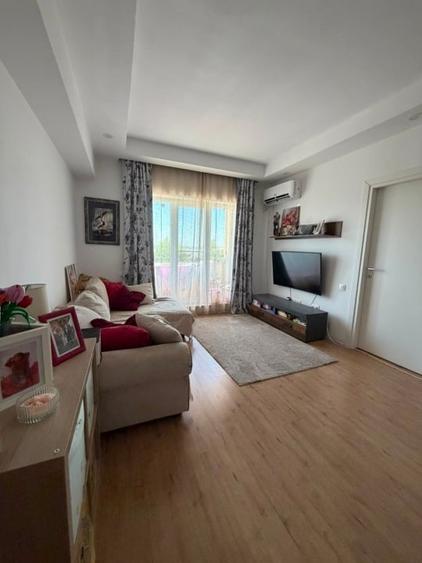 Apartament cu 2 camere semidecomandat, mobilat în Ștefăneștii de Jos