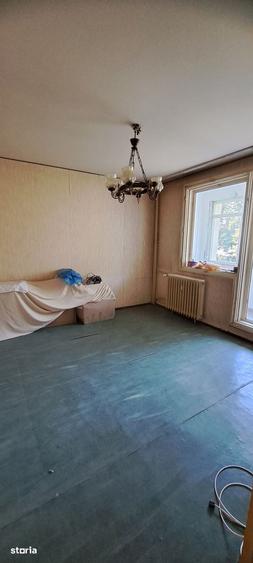 Apartament cu 4 camere decomandat în Ozana