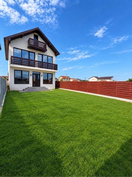 Casă cu 4 camere cu Teren 220 Mp în Exterior Vest
