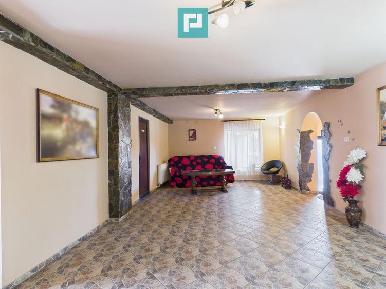 Hotel/Pensiune, de 1,373 mp, în Orțișoara