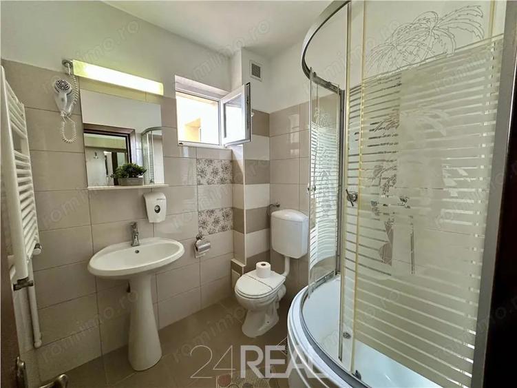 Casă cu 27 camere cu Canalizare în Central