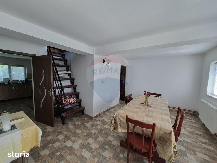 Casă cu 4 camere cu Teren 662 Mp în Vidra