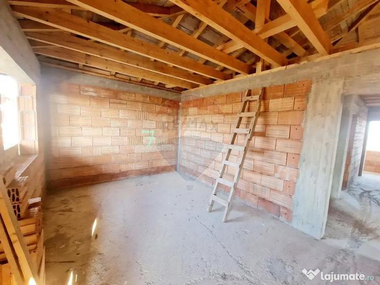 Casa si 74000 metri patrati teren - 3