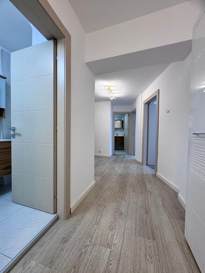 Apartament cu 4 camere decomandat în Iancului