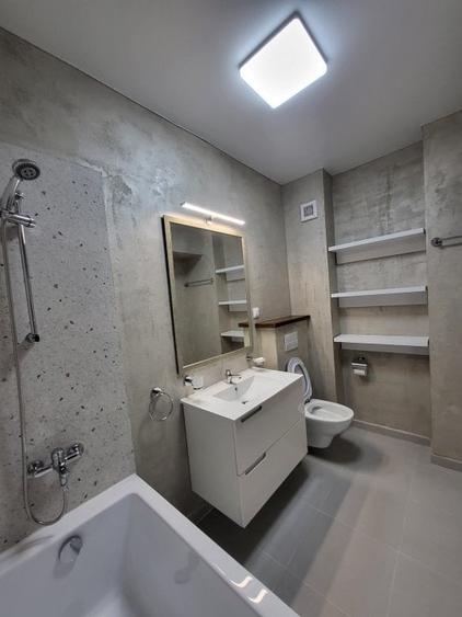 Apartament cu 3 camere decomandat în Faleză