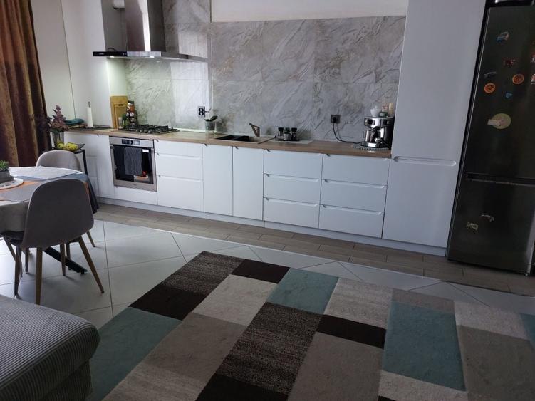 Apartament cu 2 camere decomandat în Florești