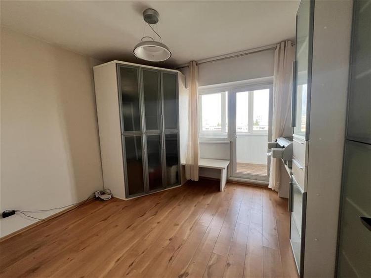 Apartament cu 4 camere decomandat, mobilat în Răcădău
