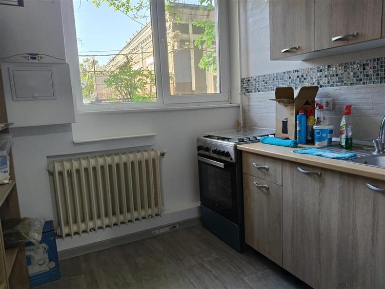 Apartament cu 2 camere semidecomandat în Școlilor