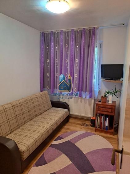 Apartament cu 3 camere semidecomandat în Dâmbu Pietros — fotografia 1