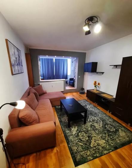Apartament cu 2 camere decomandat, mobilat în Titan