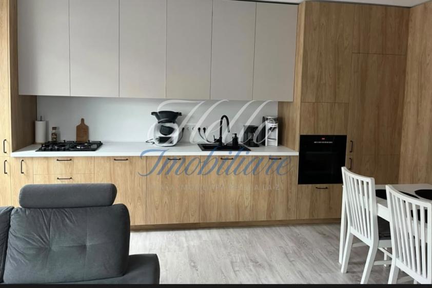 Apartament cu 3 camere decomandat în Florești