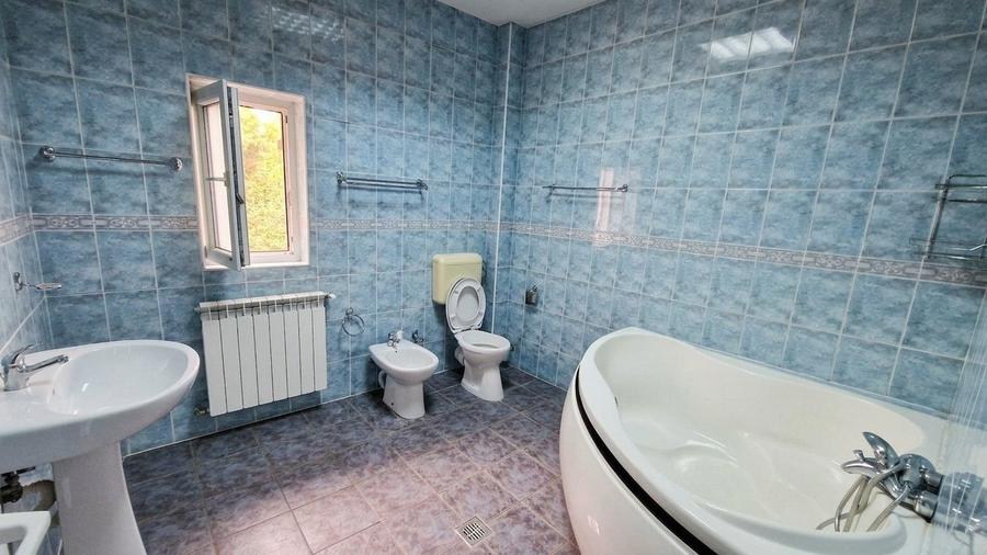 Casă individuală cu 7 camere cu Piscina în Sălaj