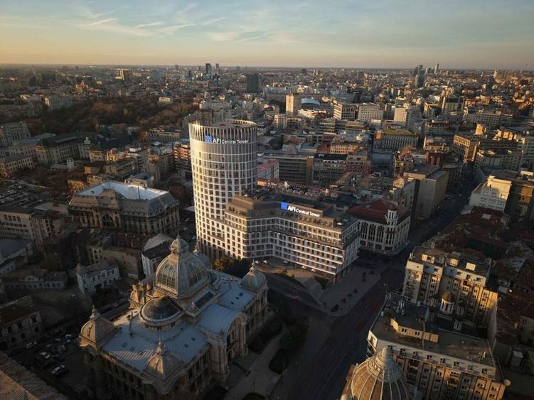Birou, de 27,900 mp, în Calea Victoriei