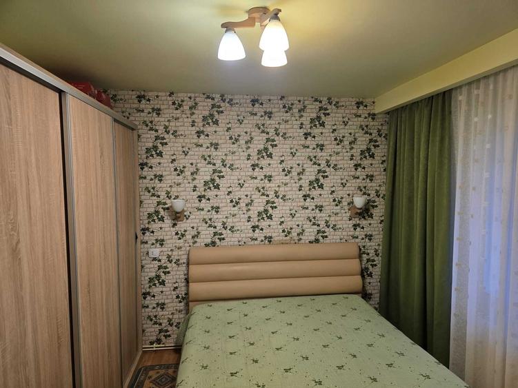 Apartament cu 3 camere decomandat în Vlădeni