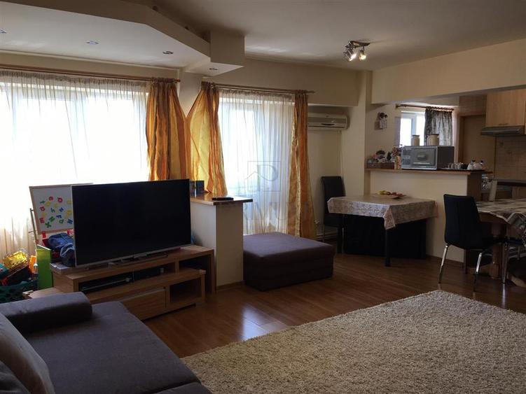 Apartament cu 4 camere decomandat în Simion Bărnuțiu