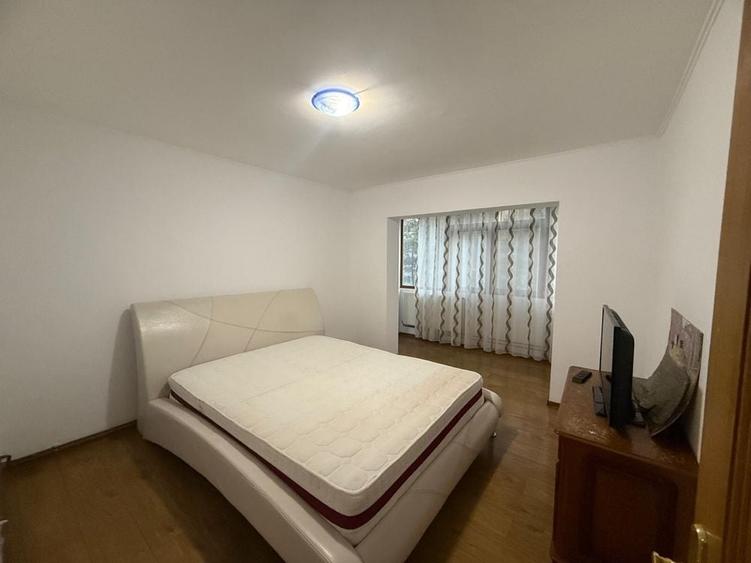 Apartament cu 3 camere decomandat în Dorobanți 1