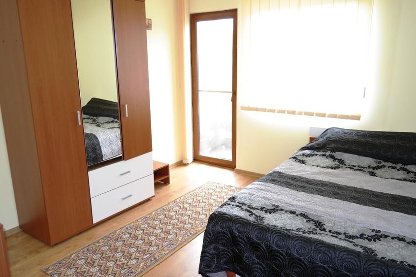 Casă individuală cu 5 camere cu Teren 335 Mp în Central