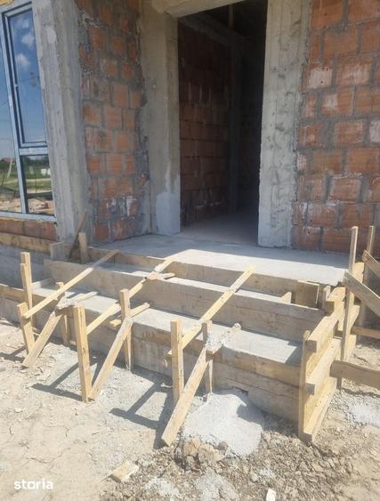 Casa 4 camere, 139 mp, teren 500 mp disp. la ro?u sau la cheie - 2