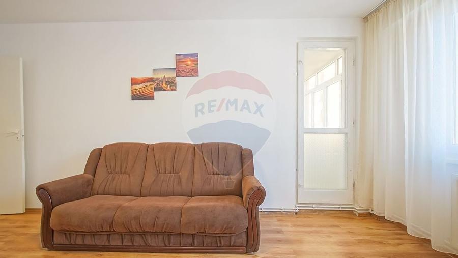 Apartament cu 3 camere semidecomandat, mobilat în Astra
