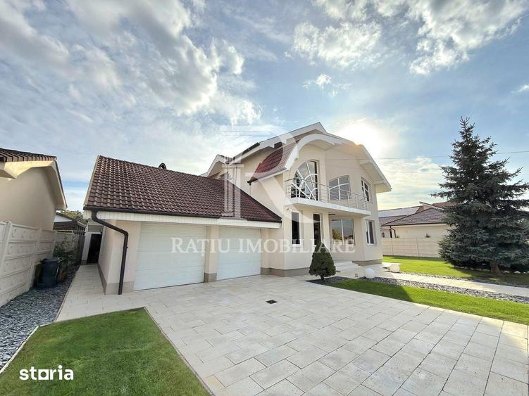 Casă cu 6 camere cu Teren 1178 Mp în Sânmartin