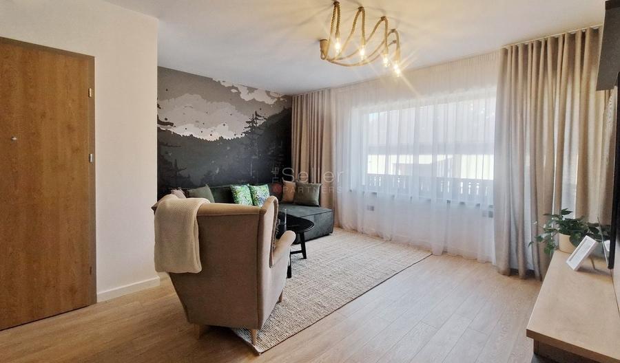 Apartament cu 2 camere semidecomandat, mobilat în Poiana Brașov
