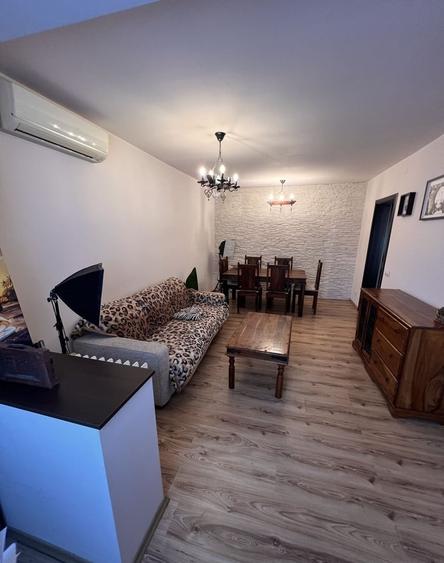 Apartament cu 2 camere decomandat în Bucur Obor