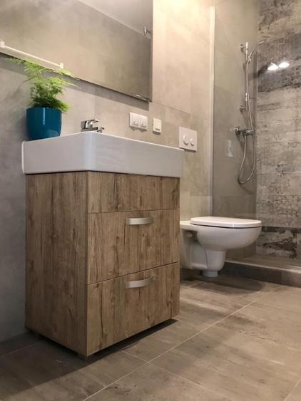 Apartament cu 2 camere decomandat, mobilat în Tractorul